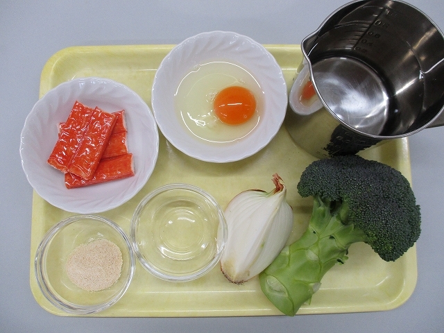 材料を並べた写真