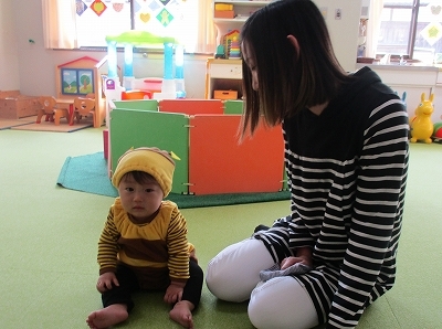 ハロウィンの服で来てくれた親子の様子の写真