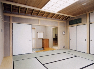 真新しい畳に白いふすま、広い入り口の和室 宗円庵の室内写真