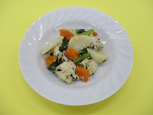 豆腐とひじき入り鶏団子野菜あんかけの完成写真